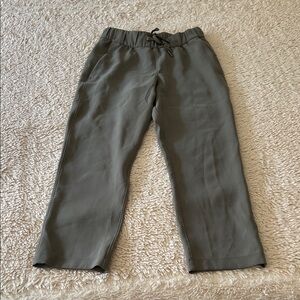 Lululemon cropped pants